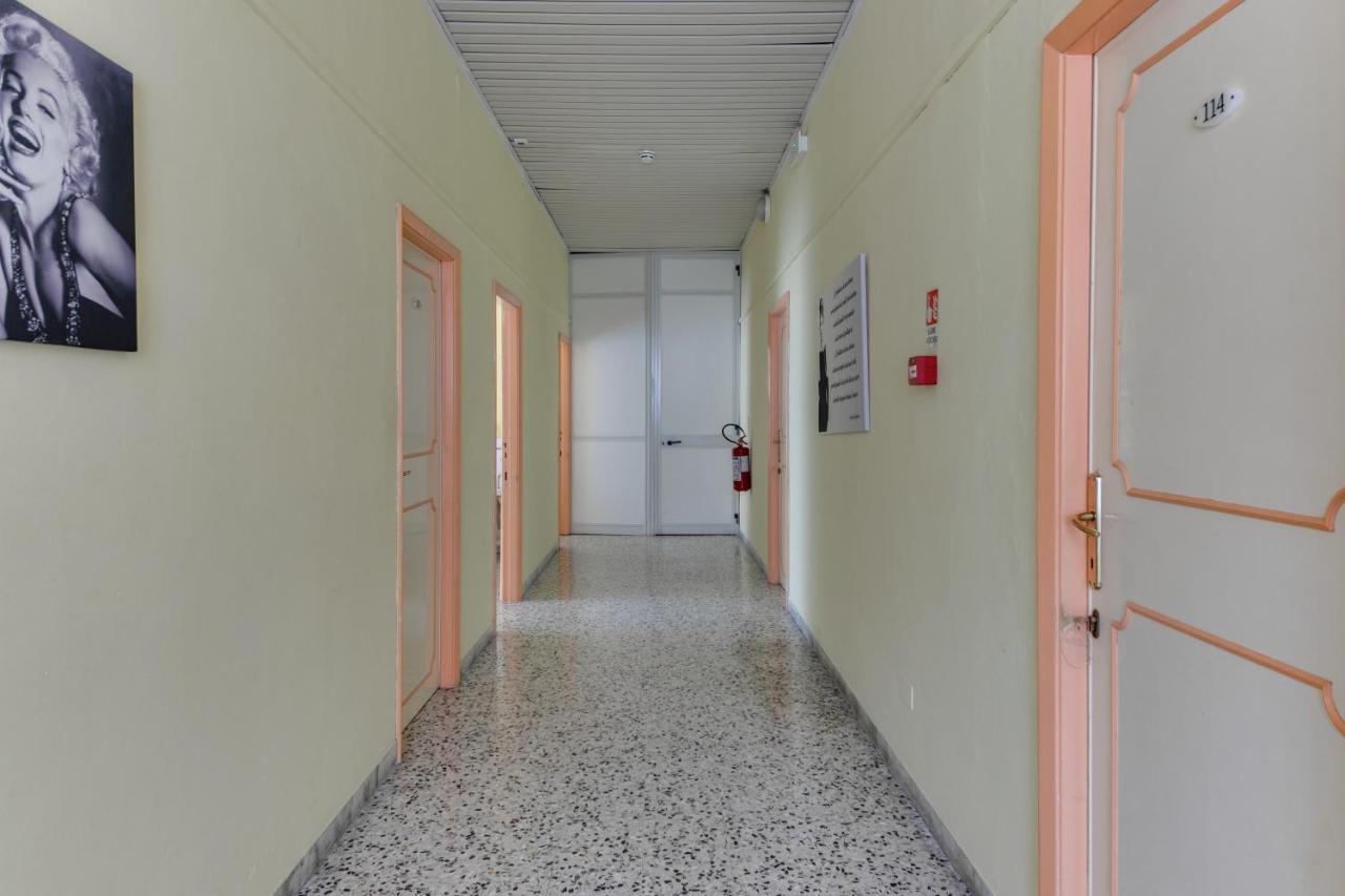 Hotel Villa Merope Rimini Extérieur photo