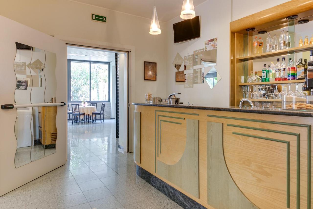Hotel Villa Merope Rimini Extérieur photo