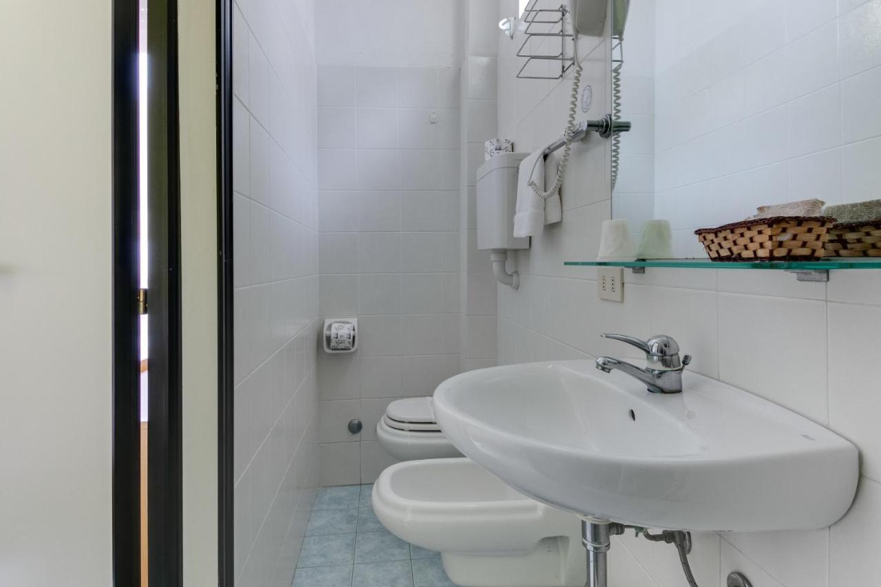 Hotel Villa Merope Rimini Extérieur photo