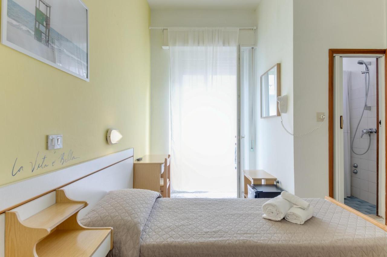 Hotel Villa Merope Rimini Extérieur photo