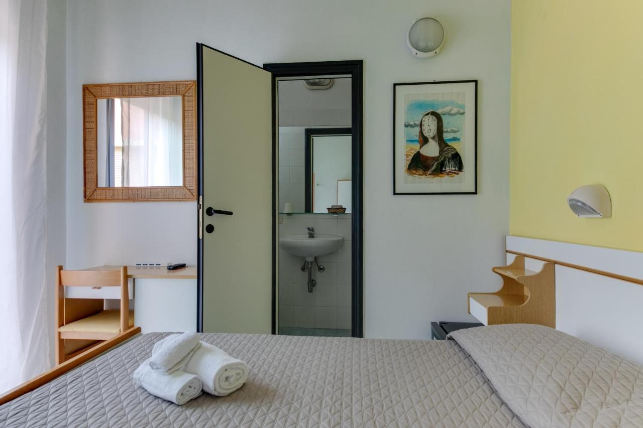 Hotel Villa Merope Rimini Extérieur photo