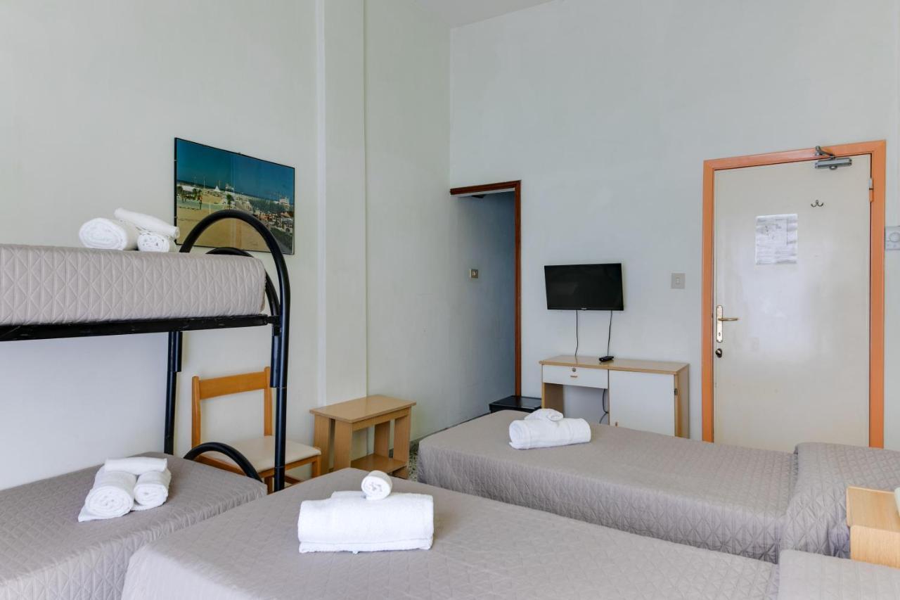 Hotel Villa Merope Rimini Extérieur photo