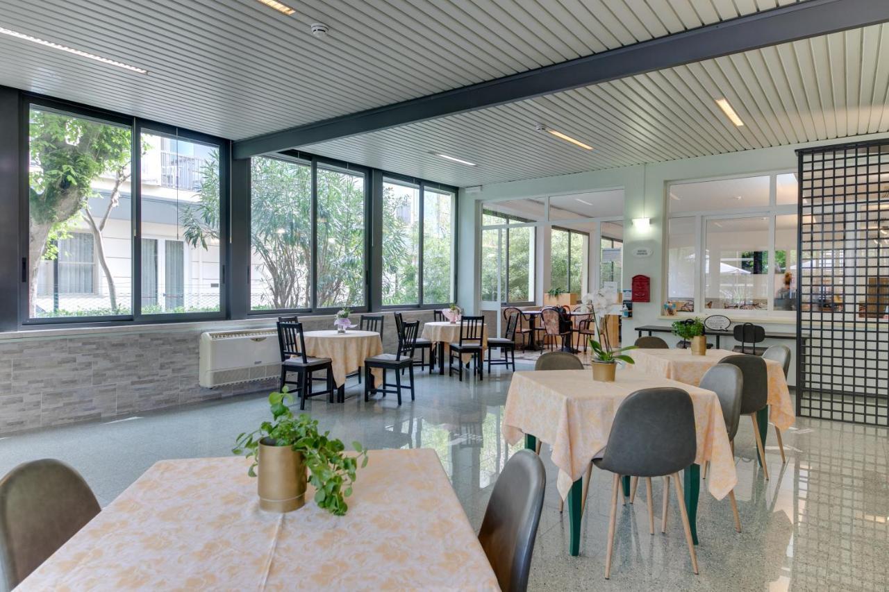 Hotel Villa Merope Rimini Extérieur photo
