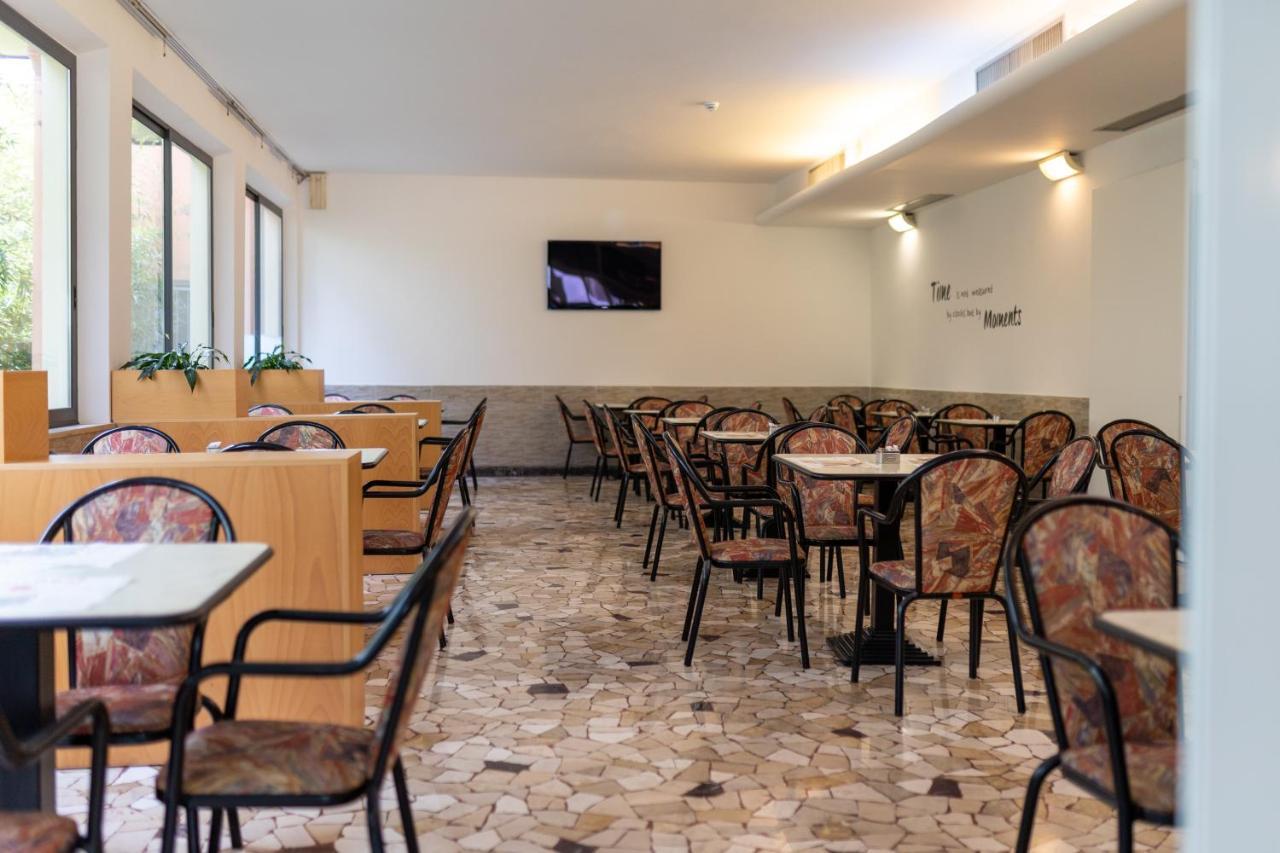 Hotel Villa Merope Rimini Extérieur photo