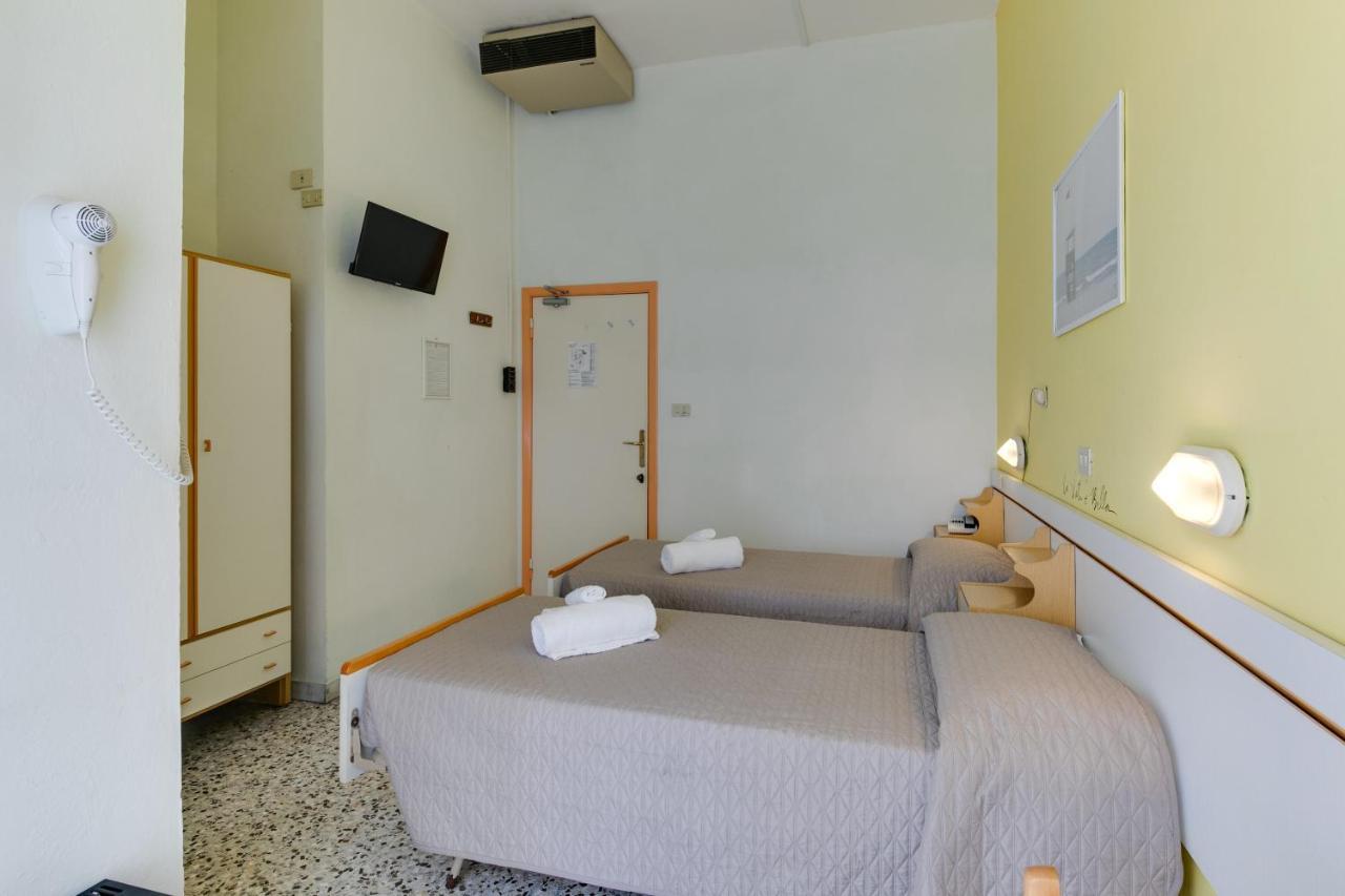 Hotel Villa Merope Rimini Extérieur photo