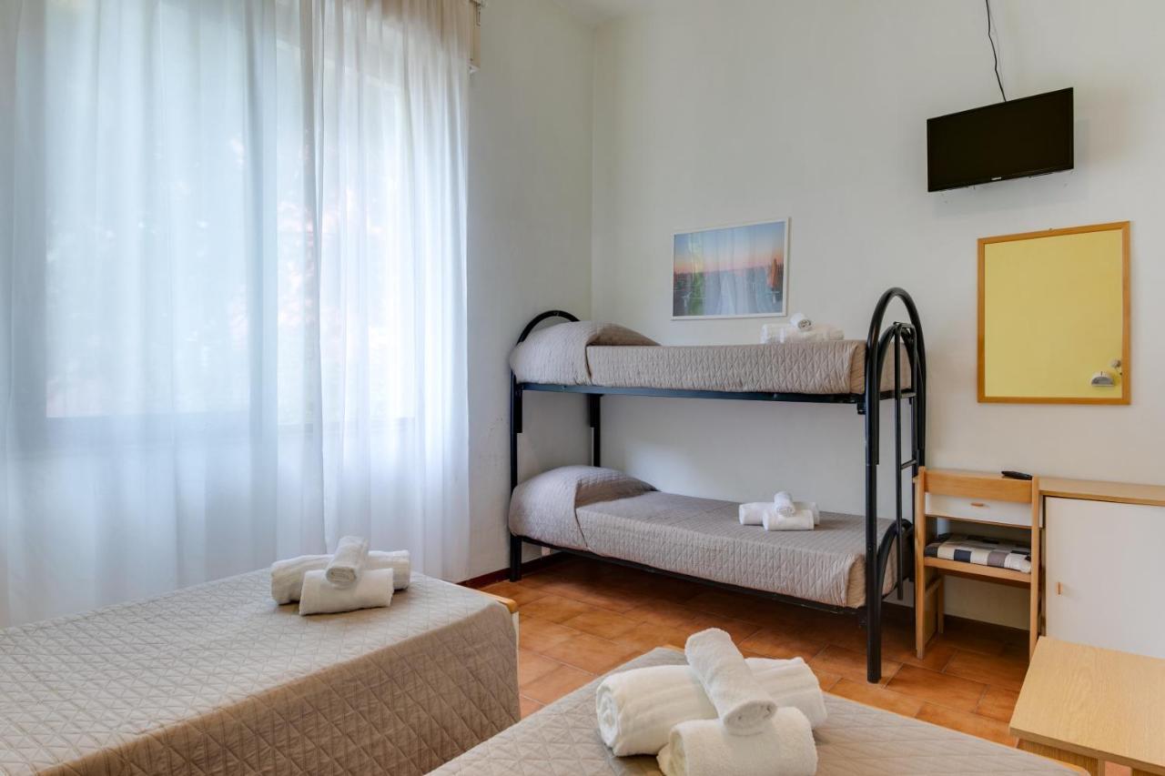 Hotel Villa Merope Rimini Extérieur photo