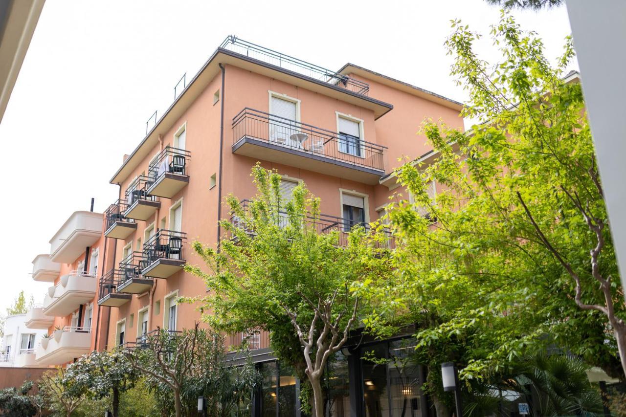 Hotel Villa Merope Rimini Extérieur photo