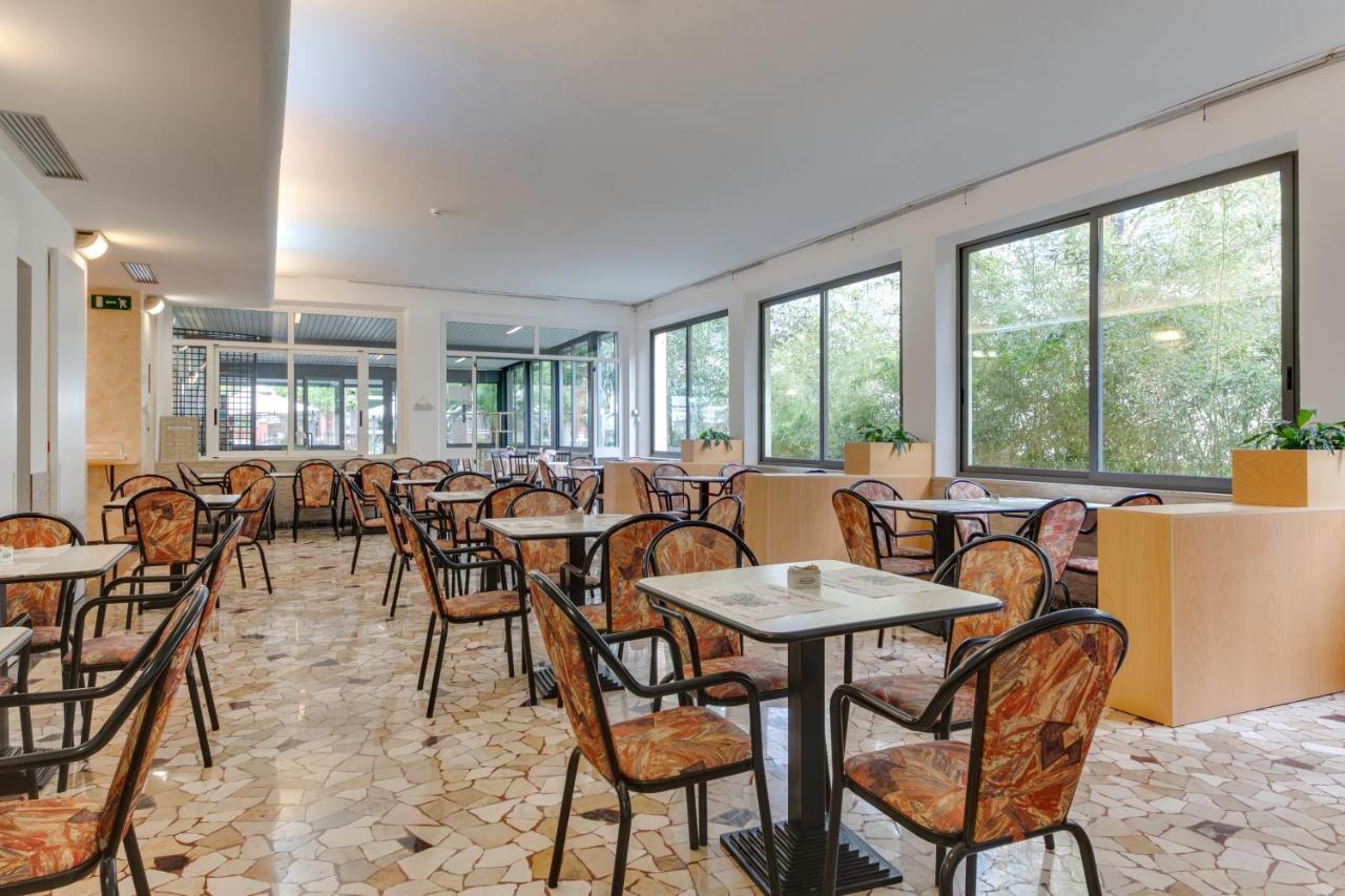 Hotel Villa Merope Rimini Extérieur photo