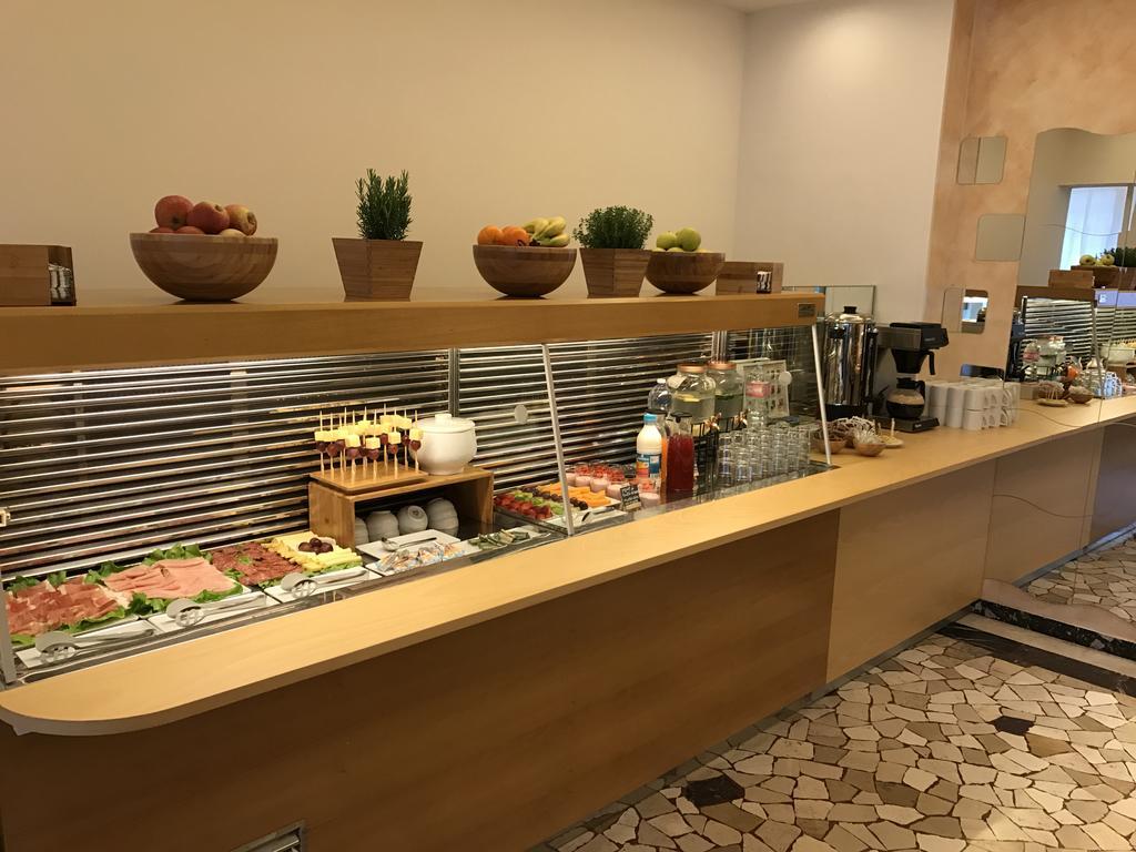 Hotel Villa Merope Rimini Extérieur photo